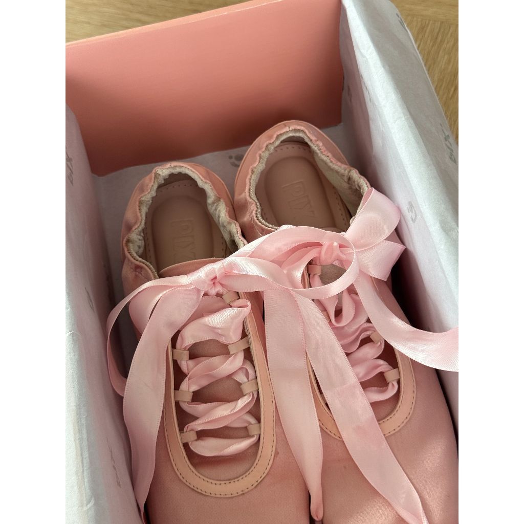 Allegra Satin Sneakerina