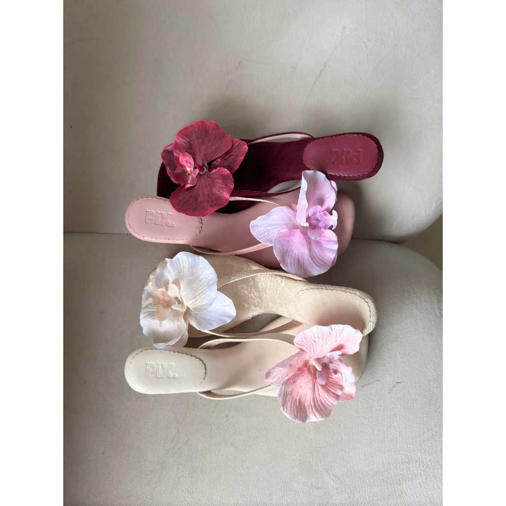 Ava Wedges