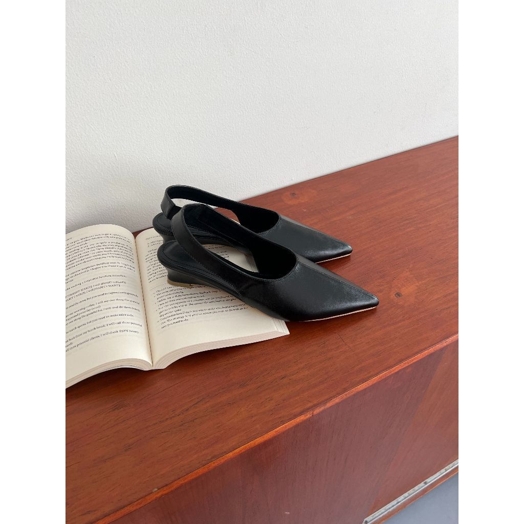 Gilda Slingback Low Wedges