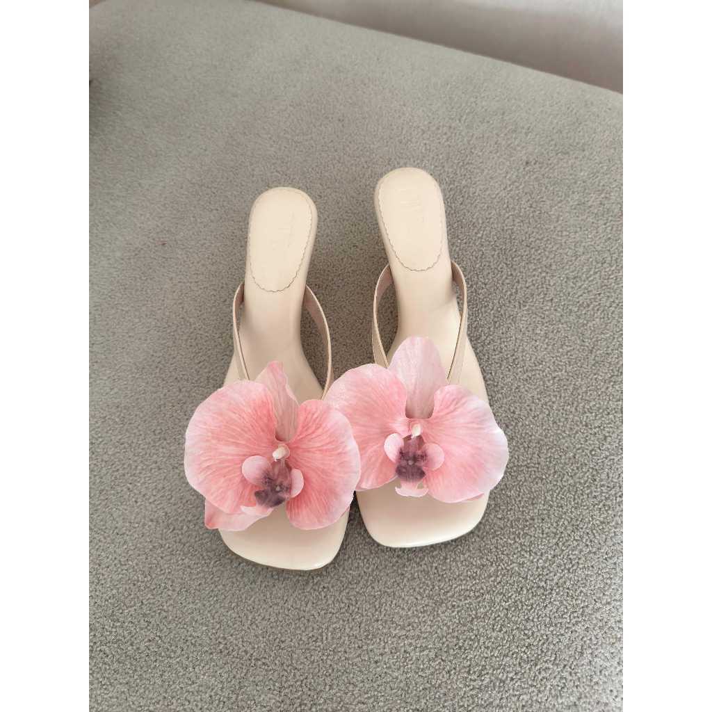 Ava Wedges