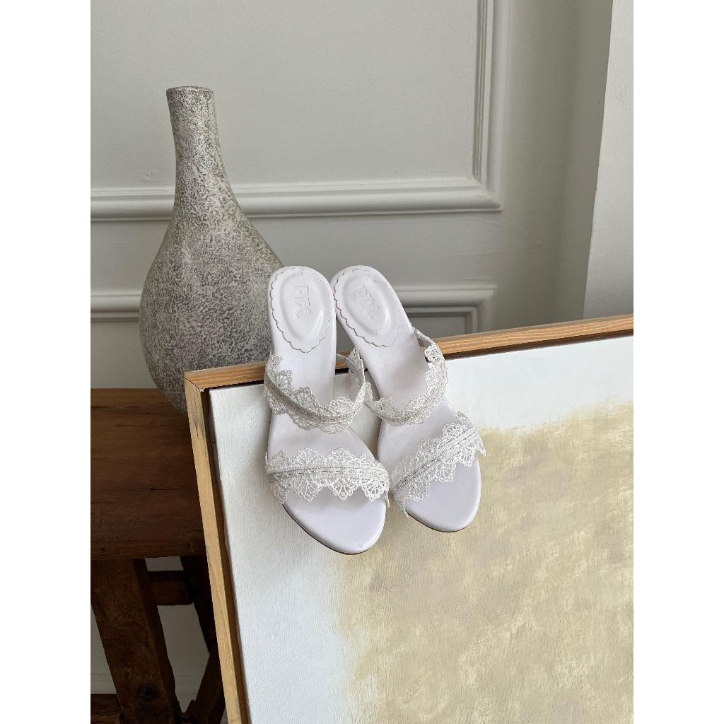 Lune Heel